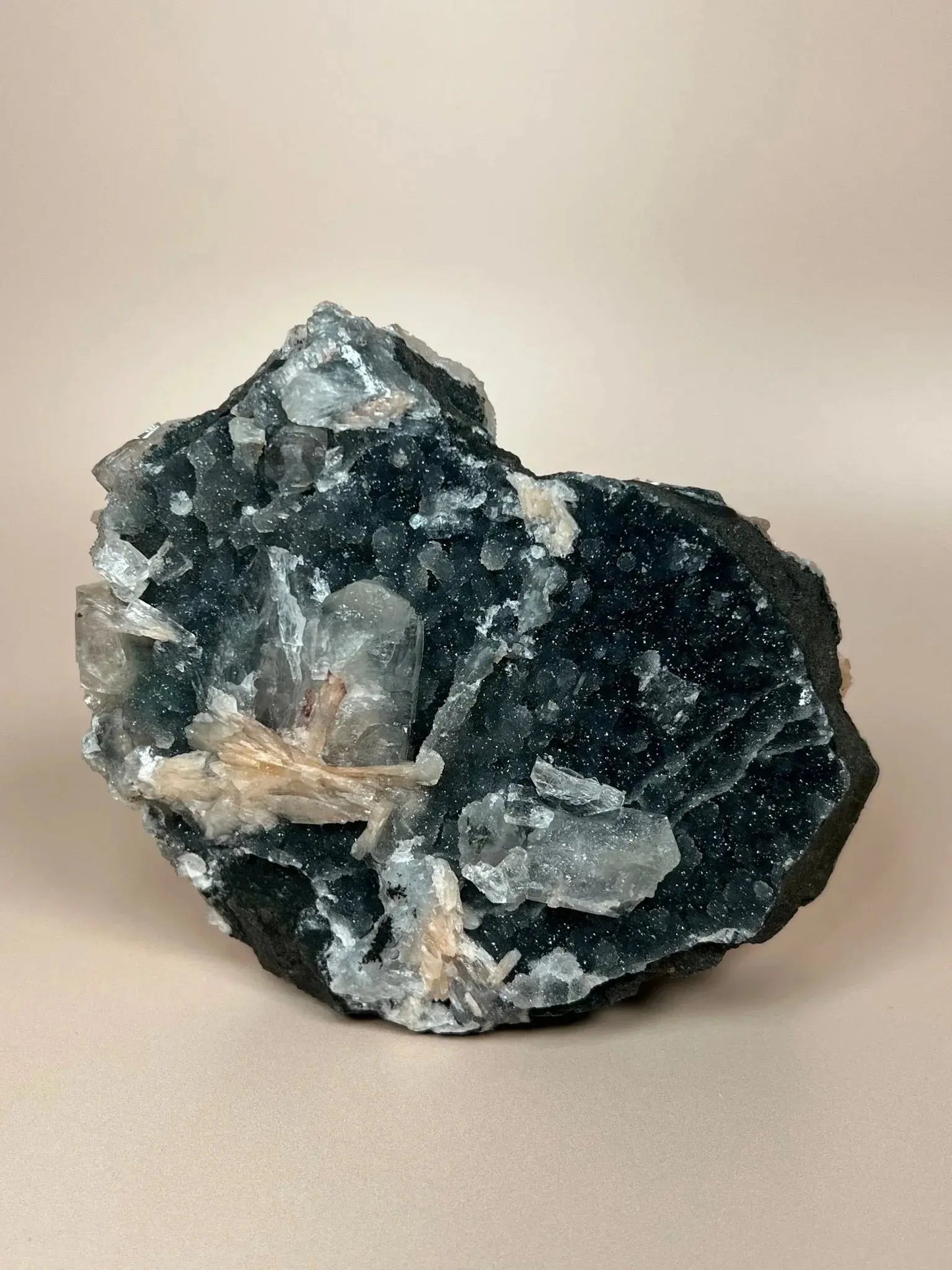 Double-sided black chalcedony crystal with diamond-like apophyllite and stilbite clusters